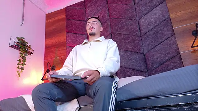 MrFox   online show from 2, 2, 2026