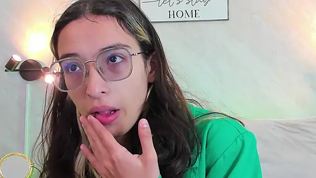Emilia Bons online show from 29, 9, 2025