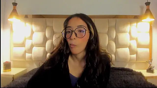 Emilia Bons online show from 17, 11, 2025