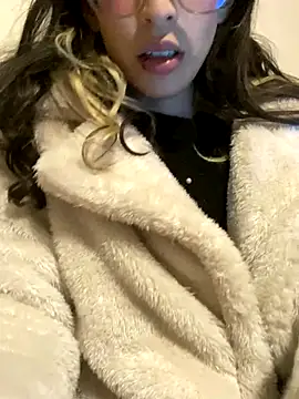 Emilia Bons online show from 17, 10, 2025