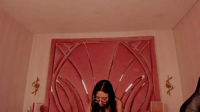 Emilia Bons online show from 7, 11, 2025