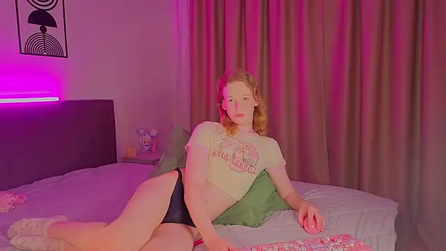 Olivia-Pink online show from 14, 6, 2026