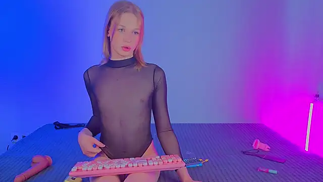 Olivia-Pink online show from 24, 3, 2026