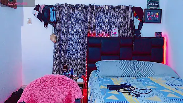 Snapshot of Azley_sweet chatting on 15, 11, 2025 Azley sweet online show from 15, 11, 2025