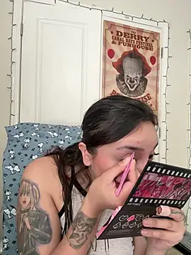 CharmingMaddie online show from 5, 4, 2026