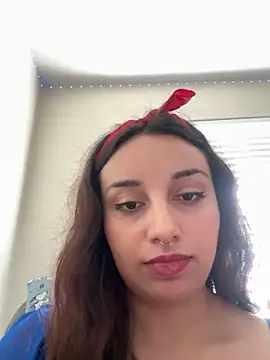Snapshot of CharmingMaddie chatting on 28, 4, 2026 CharmingMaddie online show from 28, 4, 2026