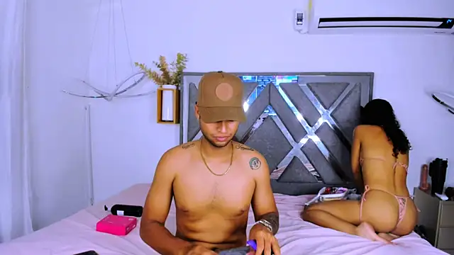 Snapshot of bamby_kitty chatting on 22, 10, 2025 bamby kitty online show from 22, 10, 2025