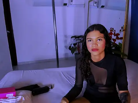 Snapshot of bamby_kitty chatting on 17, 11, 2025 bamby kitty online show from 17, 11, 2025