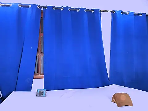 Snapshot of bamby_kitty chatting on 31, 10, 2025 bamby kitty online show from 31, 10, 2025