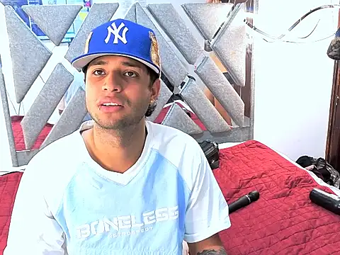 Snapshot of bamby_kitty chatting on 18, 11, 2025 bamby kitty online show from 18, 11, 2025