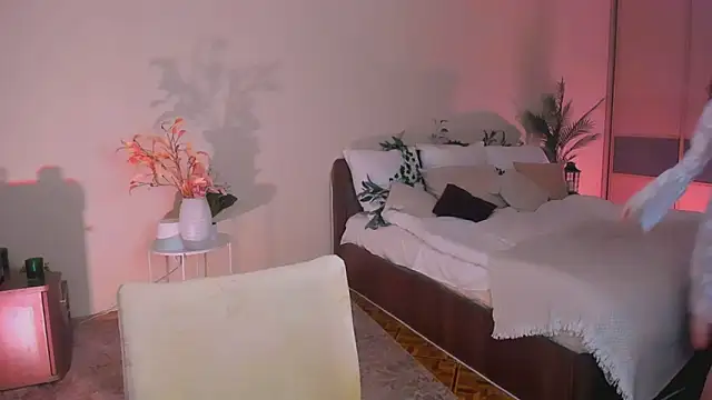 Snapshot of ChristinaConteeree chatting on 24, 11, 2025 ChristinaConteeree online show from 24, 11, 2025