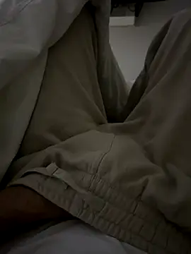 Snapshot of Frankieyyy1 chatting on 16, 11, 2025 Frankieyyy1 online show from 16, 11, 2025