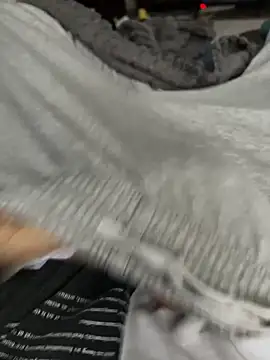 Snapshot of Frankieyyy1 chatting on 28, 11, 2025 Frankieyyy1 online show from 28, 11, 2025