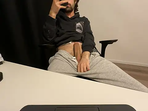 Snapshot of Frankieyyy1 chatting on 15, 5, 2026 Frankieyyy1 online show from 15, 5, 2026