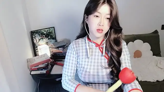 Snapshot of Emmaq996 chatting on 6, 11, 2025 Emmaq996 online show from 6, 11, 2025