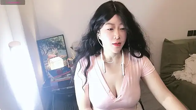 Snapshot of Emmaq996 chatting on 13, 1, 2026 Emmaq996 online show from 13, 1, 2026