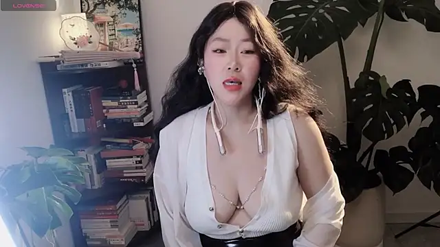 Snapshot of Emmaq996 chatting on 7, 2, 2026 Emmaq996 online show from 7, 2, 2026