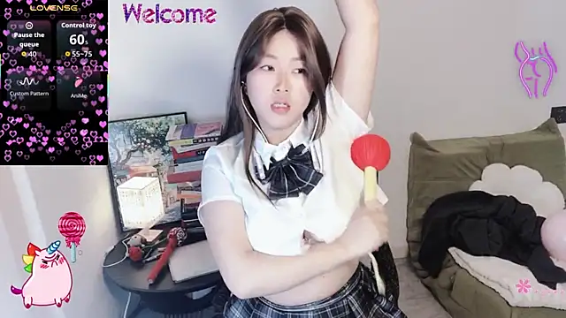 Snapshot of Emmaq996 chatting on 19, 11, 2025 Emmaq996 online show from 19, 11, 2025