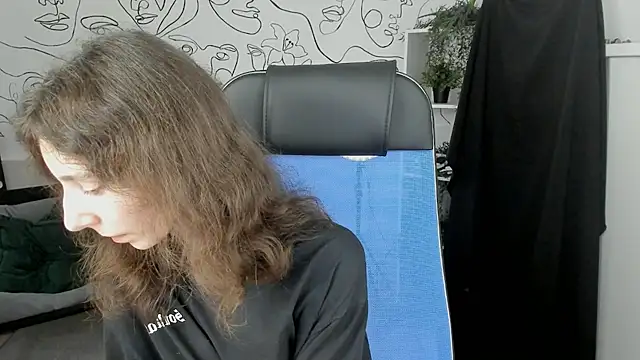 Snapshot of EmmanuellBrown chatting on 10, 9, 2025 EmmanuellBrown online show from 10, 9, 2025