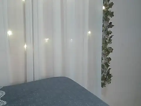 Snapshot of angelainparis28 chatting on 15, 11, 2025 angelainparis28 online show from 15, 11, 2025