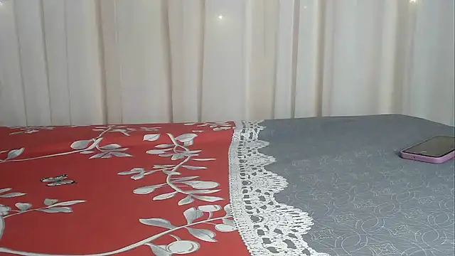 Snapshot of angelainparis28 chatting on 23, 11, 2025 angelainparis28 online show from 23, 11, 2025