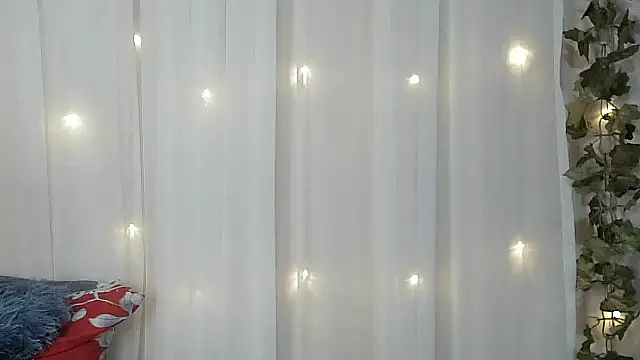 Snapshot of angelainparis28 chatting on 25, 11, 2025 angelainparis28 online show from 25, 11, 2025