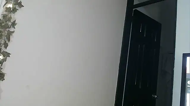 Snapshot of angelainparis28 chatting on 8, 11, 2025 angelainparis28 online show from 8, 11, 2025