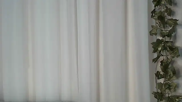 Snapshot of angelainparis28 chatting on 9, 11, 2025 angelainparis28 online show from 9, 11, 2025