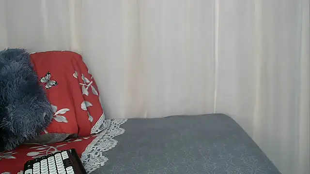 Snapshot of angelainparis28 chatting on 7, 11, 2025 angelainparis28 online show from 7, 11, 2025