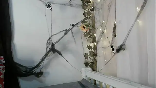 Snapshot of angelainparis28 chatting on 25, 10, 2025 angelainparis28 online show from 25, 10, 2025