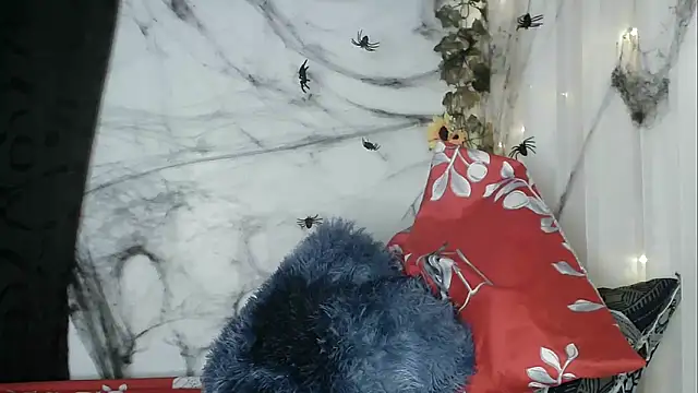 Snapshot of angelainparis28 chatting on 13, 10, 2025 angelainparis28 online show from 13, 10, 2025