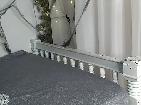 Snapshot of angelainparis28 chatting on 31, 10, 2025 angelainparis28 online show from 31, 10, 2025