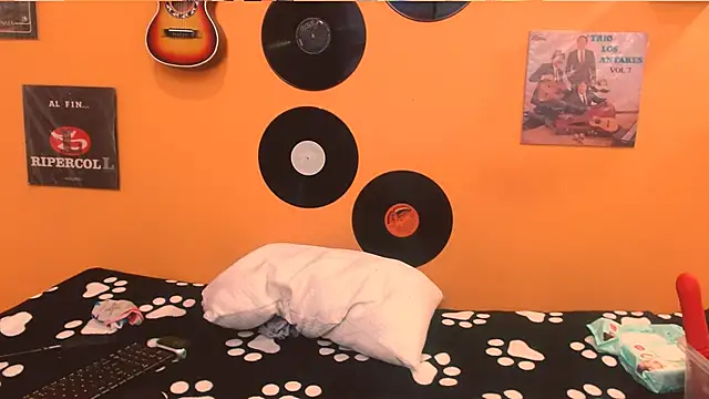 meisevil77 online show from 23, 11, 2025