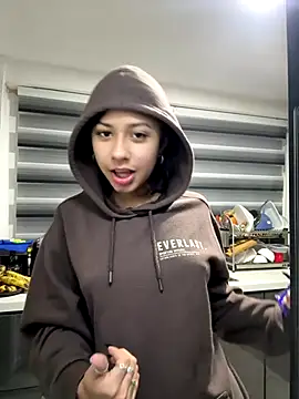 lynn9000 online show from 23, 11, 2025