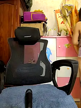 Snapshot of Bee_sweet chatting on 28, 10, 2025 Bee sweet online show from 28, 10, 2025