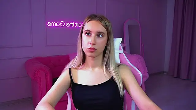 VictoriaHopsons online show from 21, 9, 2025