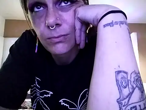 Snapshot of SparklesB1tch chatting on 18, 5, 2026 SparklesB1tch online show from 18, 5, 2026