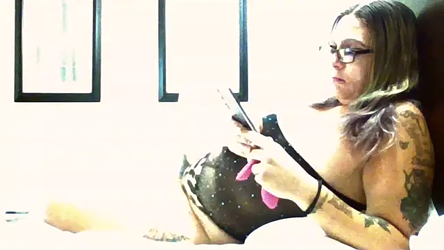 SparklesB1tch online show from 13, 10, 2025