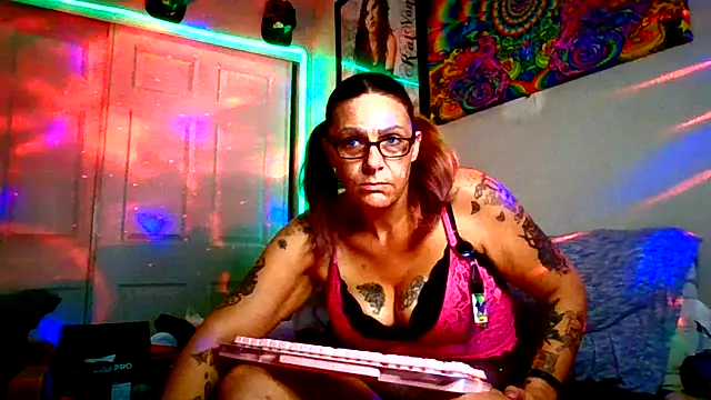 SparklesB1tch online show from 20, 11, 2025