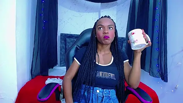 mia  thomson  online show from 14, 11, 2025