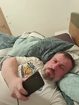 Flotschy85 online show from 4, 3, 2026