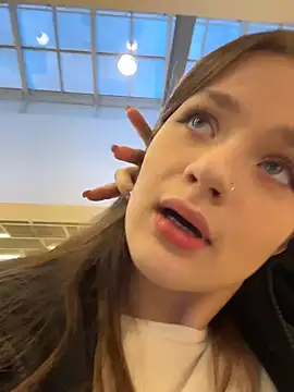 Snapshot of KittyQueeny chatting on 12, 10, 2025 KittyQueeny online show from 12, 10, 2025