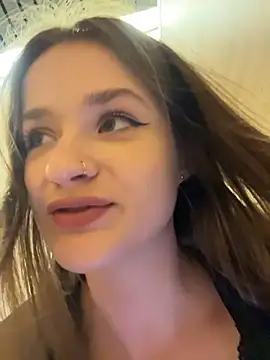 Snapshot of KittyQueeny chatting on 8, 10, 2025 KittyQueeny online show from 8, 10, 2025