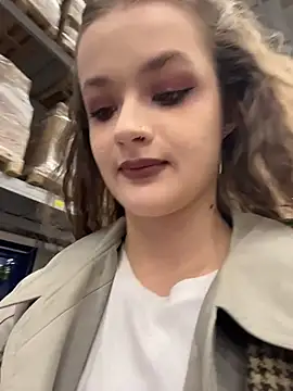 Snapshot of KittyQueeny chatting on 30, 10, 2025 KittyQueeny online show from 30, 10, 2025