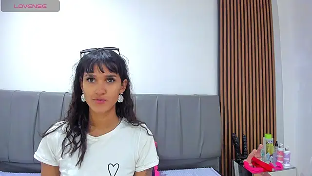 Snapshot of iisabella_noa chatting on 21, 7, 2026 iisabella noa online show from 21, 7, 2026
