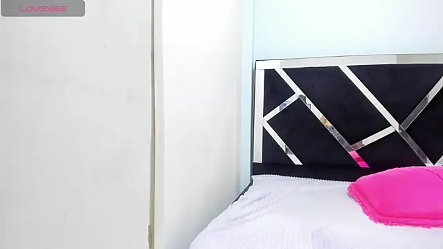 Snapshot of iisabella_noa chatting on 27, 10, 2025 iisabella noa online show from 27, 10, 2025