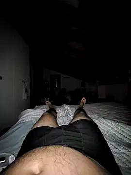 Snapshot of giova17cm chatting on 27, 10, 2025 giova17cm online show from 27, 10, 2025