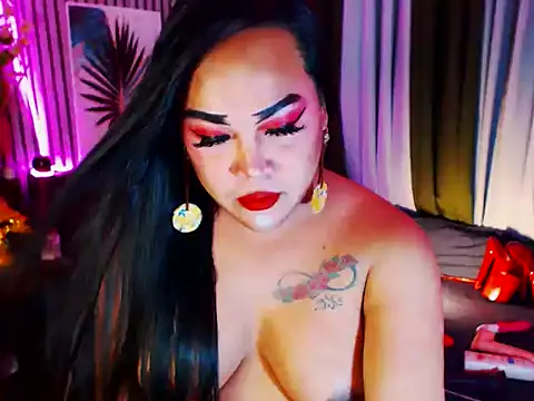 CumFactoryLuna online show from 4, 4, 2026