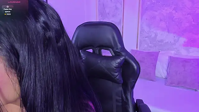 Snapshot of giselle_anelise chatting on 6, 5, 2026 giselle anelise online show from 6, 5, 2026