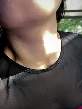 MystiqueXXX online show from 24, 10, 2025